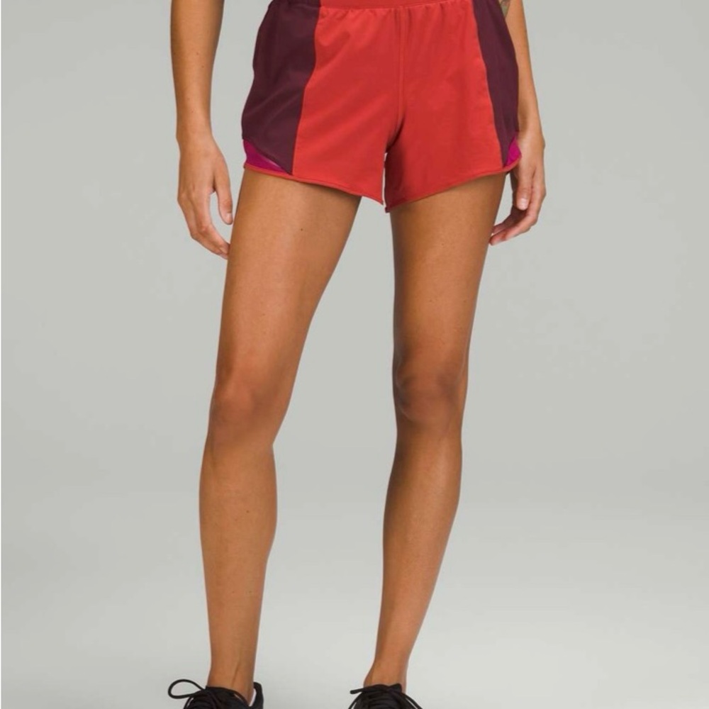 Lululemon Hotty Hot High-Rise Short 4" *Colour Block